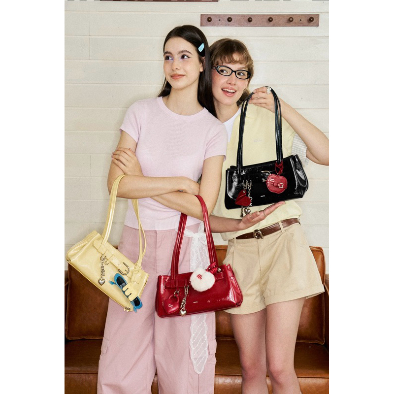 MUVA (โค้ดลด20%) genuine leather underarm bag preorder 7-14 วัน แท้100% จากชอป 💖แถมฟรีจี้พวงกุญแจ💖