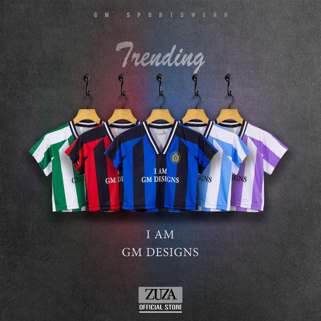 [พร้อมส่งจากไทย] I Am GM Desings Crop&Oversize คอวี เสื้อกีฬาแฟชั่น ริ้วสองสี ผ้าไมโครฯ เรียบ ผ้านุ่ม ใส่สบาย