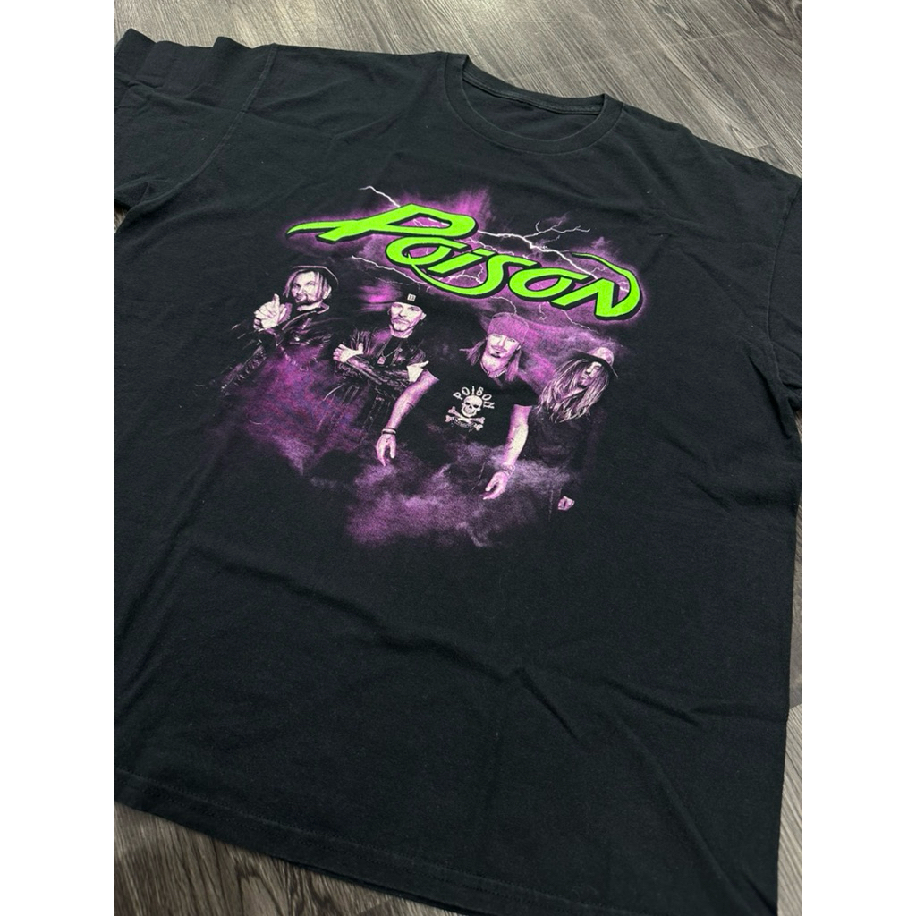 เสื้อวงมือสอง POISON Tour 2022