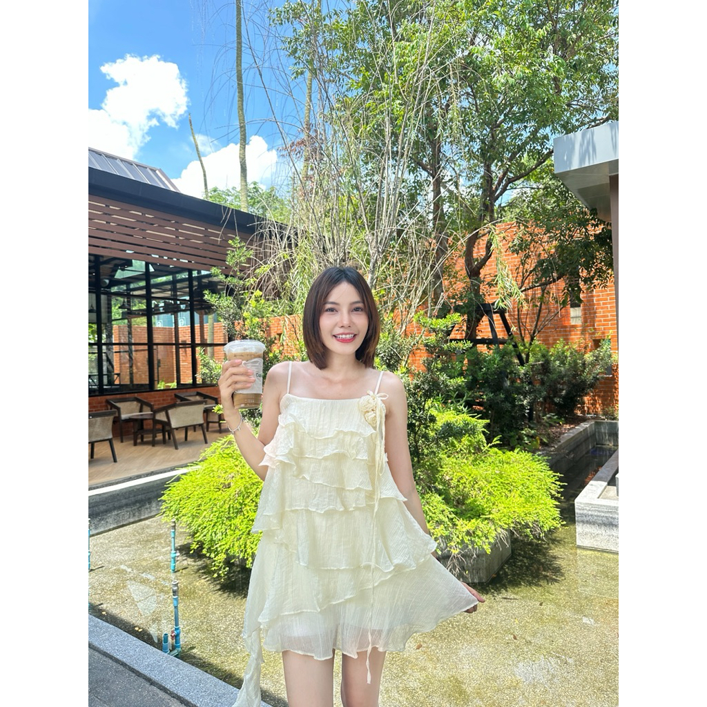 เดรสสั้นสายเดี่ยว ขนมชั้น สีพาสเทลน่ารักมาก