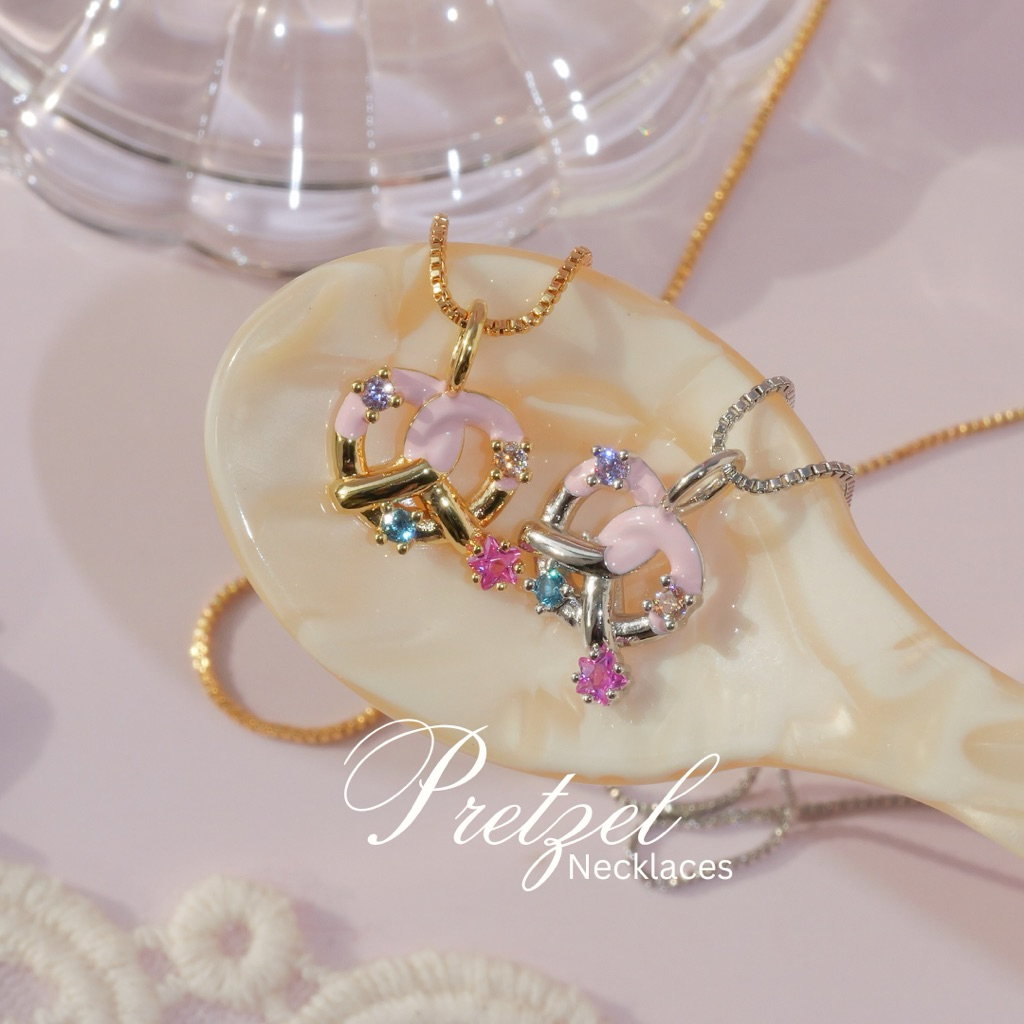Pretzel necklace สร้อยคอจี้ Pretzel