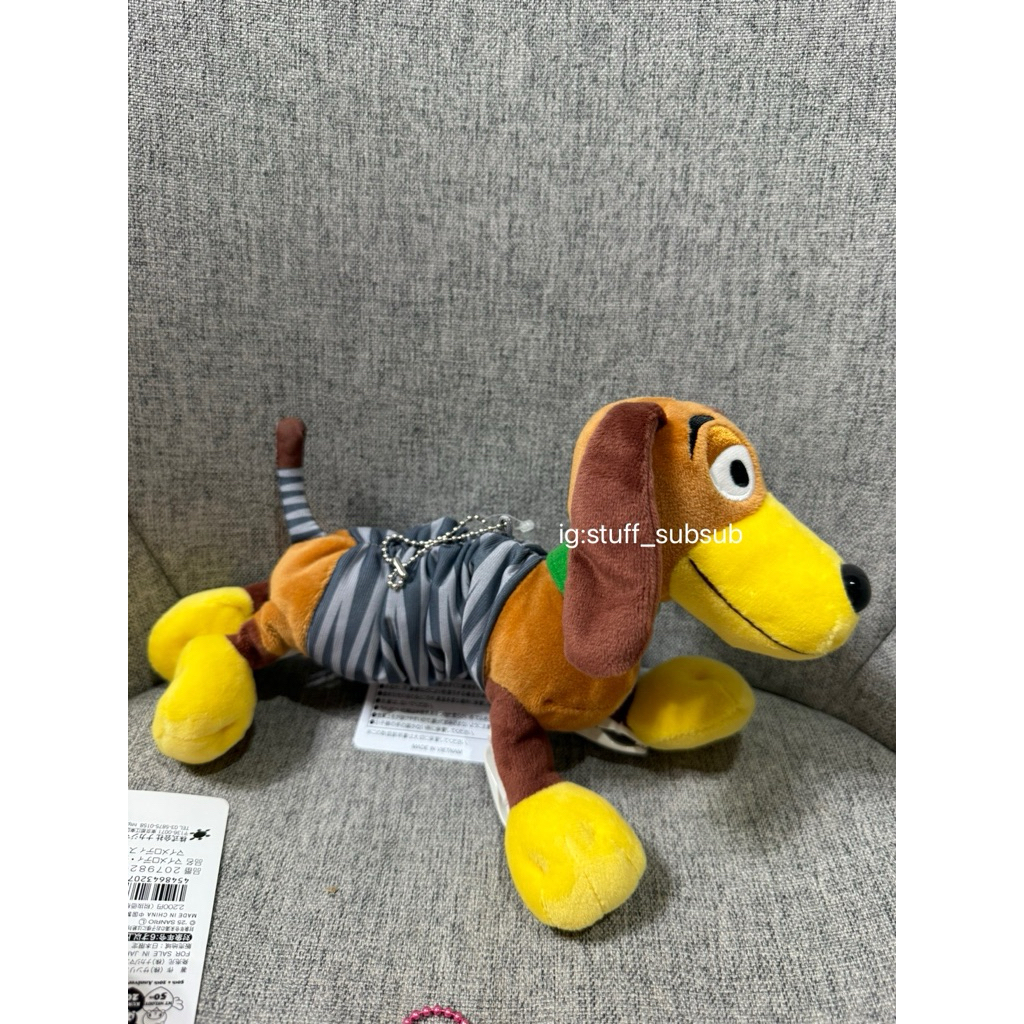 พร้อมส่ง/ของแท้ พวงกุญแจหมา Slinky Disneysea Tokyo รุ่นหนีบไหล่ได้