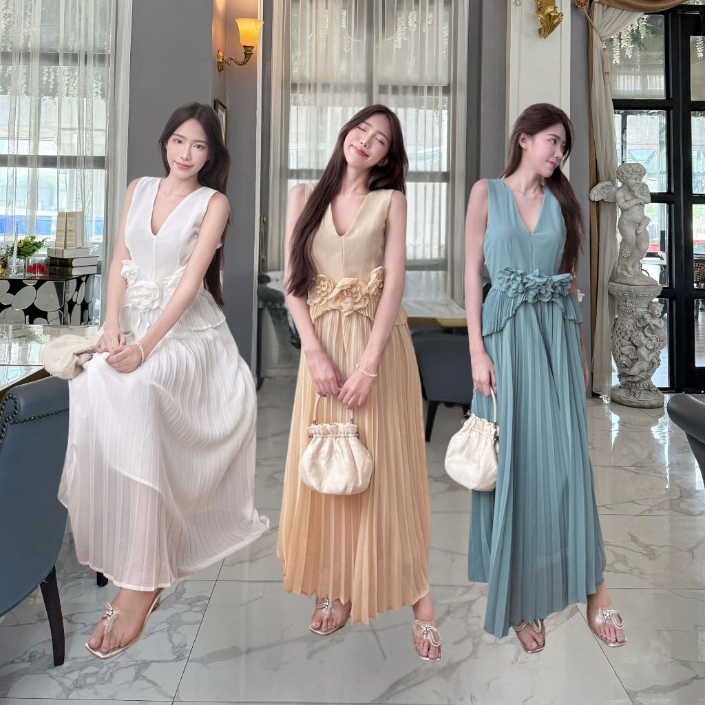 NOOZZSHOP 6911363 แม็กซี่เดรสยาวผ้าพลีทชีฟอง ดีเทลดอกไม้ที่เอว