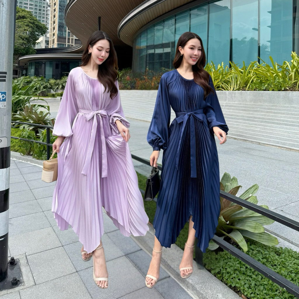 NOOZZSHOP 5911459 เดรสยาวผ้าพลีทซาติน ดีเทลแขนพอง โบว์ผูกเอว