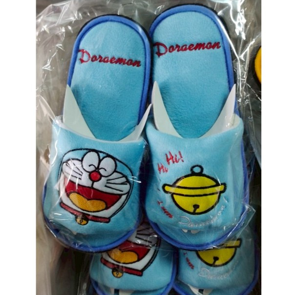 รองเท้าพื้นบางใส่เดินในบ้านลายโดเรมอนกระดิ่ง120บาท