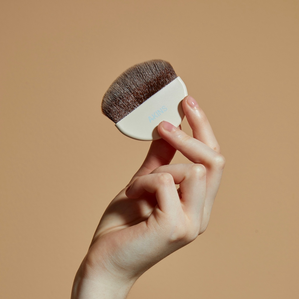 AKINS Soleil Brush - แปรงแต่งหน้าพกพา (เฉพาะแปรง)