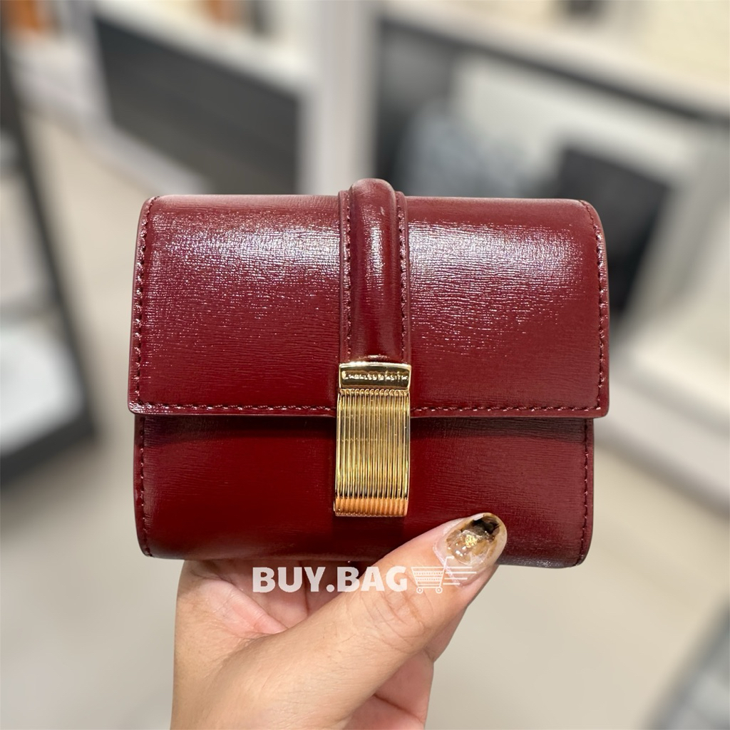 CHARLES & KEITH : CK6-10770656 กระเป๋าสตางค์ใบสั้น ตกแต่งอะไหล่เมทัลลิครุ่น Wisteria.