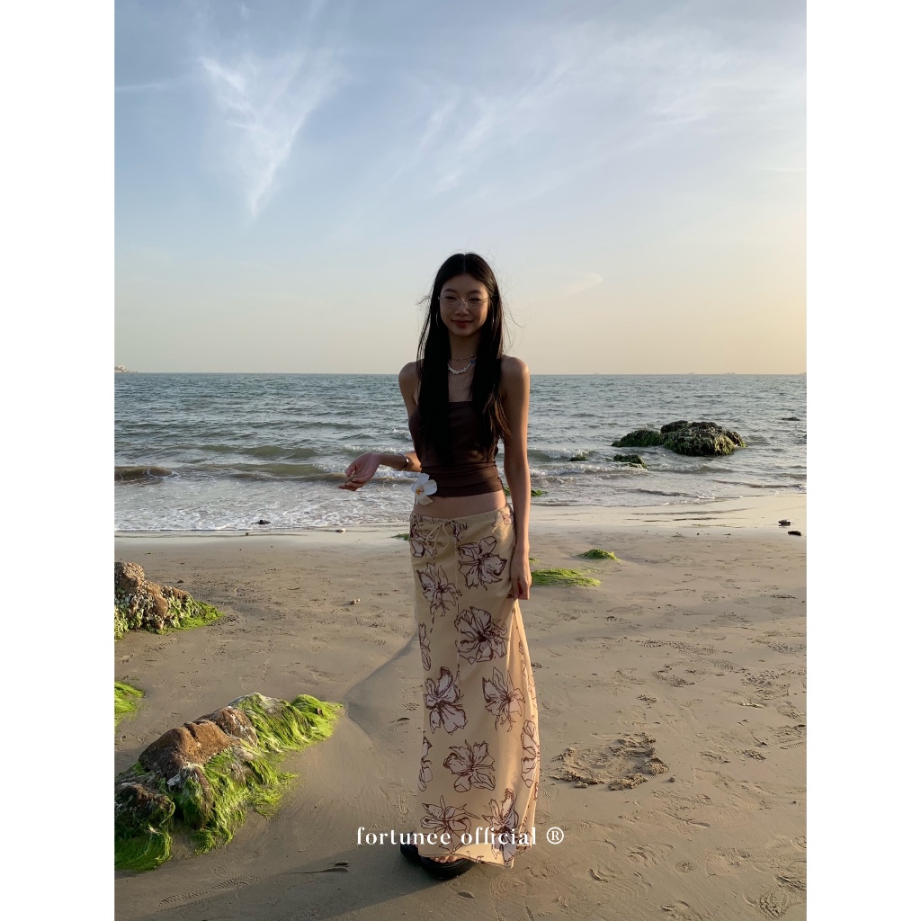 ❣Fortunee ❣ กระโปรงยาวทรงเอมีเชือกรูด ลายดอกไม้สุดเก๋ สไตล์มินิมอล ให้ความกลิ่นอายพักผ่อนในวันหยุด