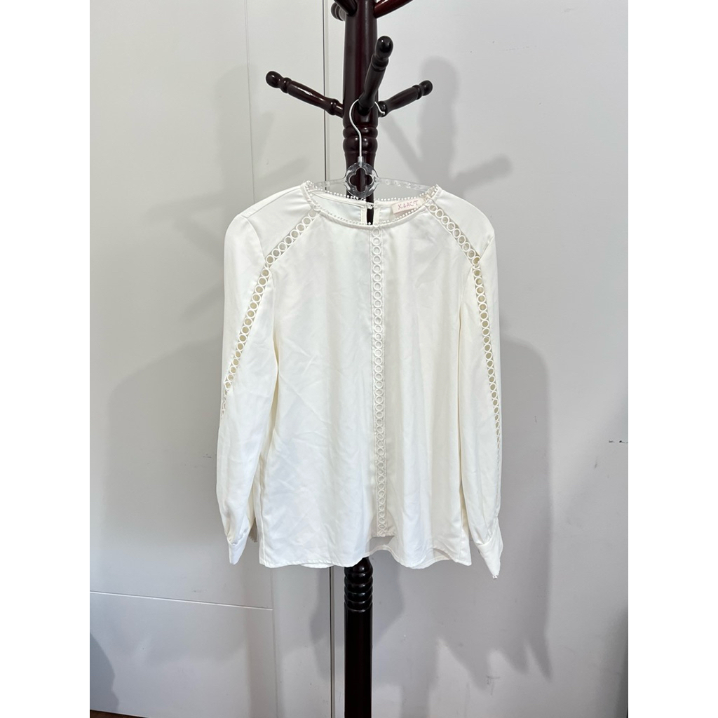 ส่งต่อ เสื้อเชิ้ตXaact สีขาวสวย💯