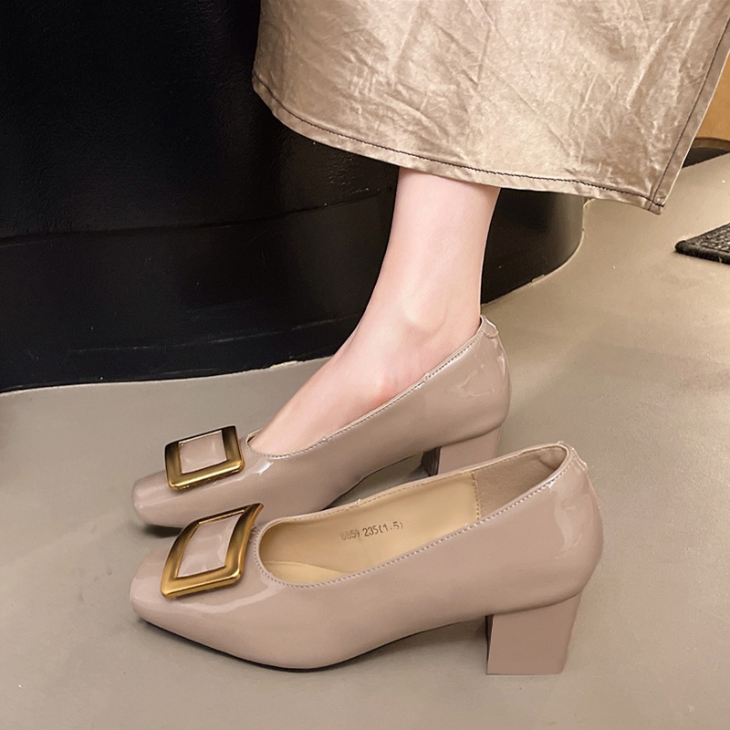 QKshop พร้อมส่งจากโกดังในไทย รองเท้าคัทชูแฟชั่นสำหรับผู้หญิง ทรงสวย งานดี วัสดุที่ใช้มีคุณภาพ ราคาไม่แพง ดีเทลน่ารัก ม