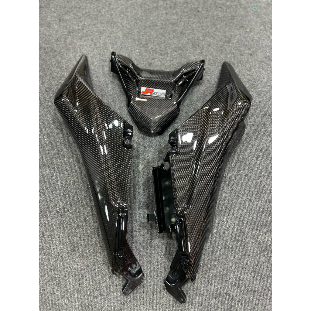เซตชุดท้าย บังโคลนท้าย+จุกไฟ+แฟริ่งชุดท้าย3ชิ้น ลาย2 งานJRcarbon💯%