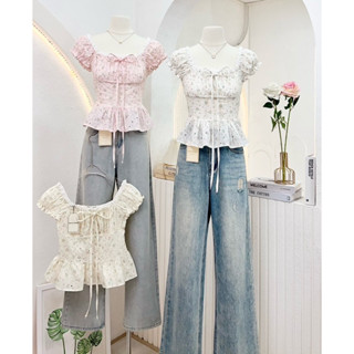 NN677 เสื้อครอปแขนตุ๊กตาลายดอกไม้ผ้าปักฉลุ Peekanong🌷