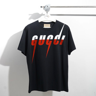(มีถุงกระดาษ) Gucci Blade print t-shirt