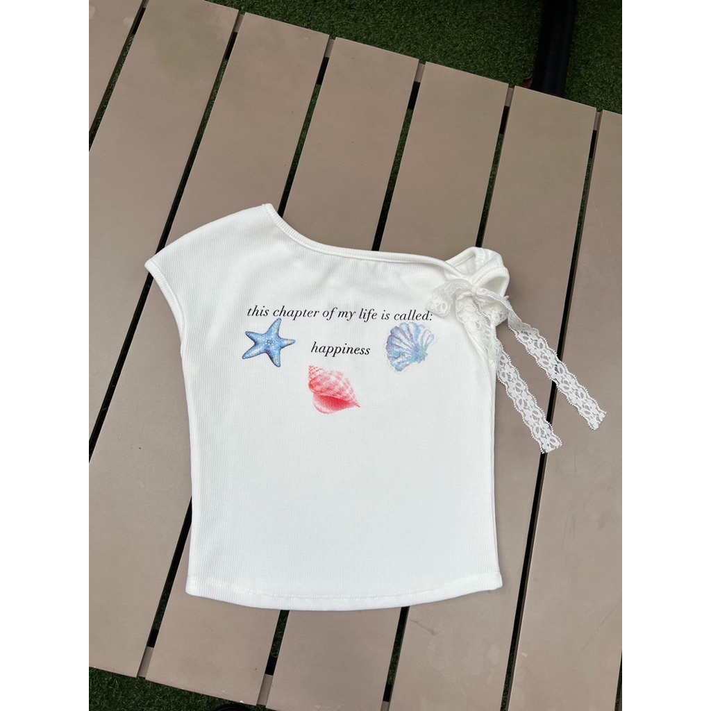 SIS.ON | พร้อมส่ง  เสื้อแขนสั้นไหล่เบี่ยงพิมพ์ลาย ดีเทลผูกลูกไม้ BK ราคา ถูกที่สุด ดีลบีเคเค แกลเลอรีภาพที่ 6
