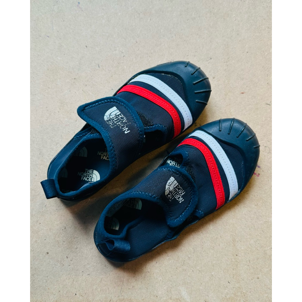 รองเท้าเด็ก The North Face 18 cm
