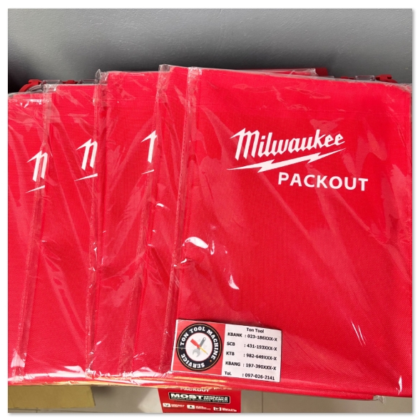 ผ้าใบกันน้ำ Milwaukee