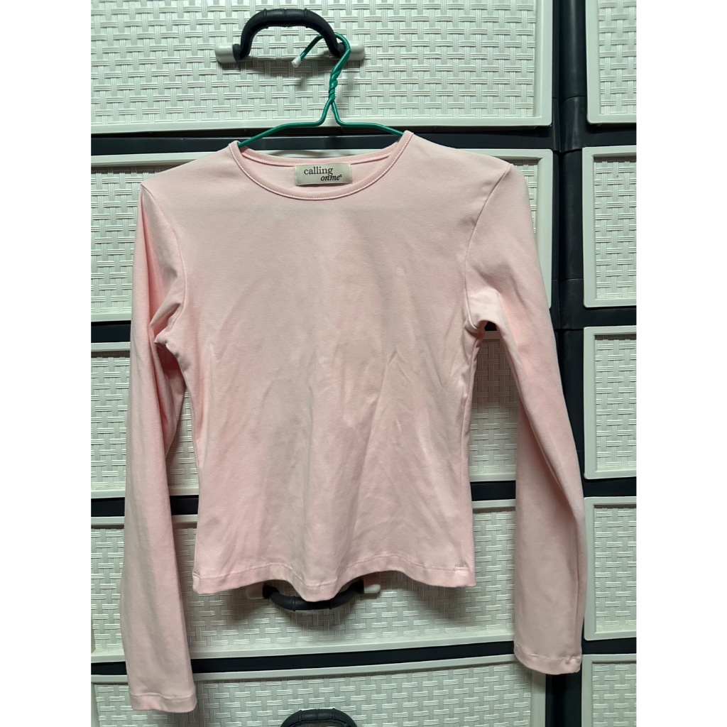 เสื้อมืสองแค่ใส่ลองของ calling-long sleeve top เสื้อแขนยาวสีชมพู ผ้ายืดทรงเข้ารูป ผ้านุ่มสบาย