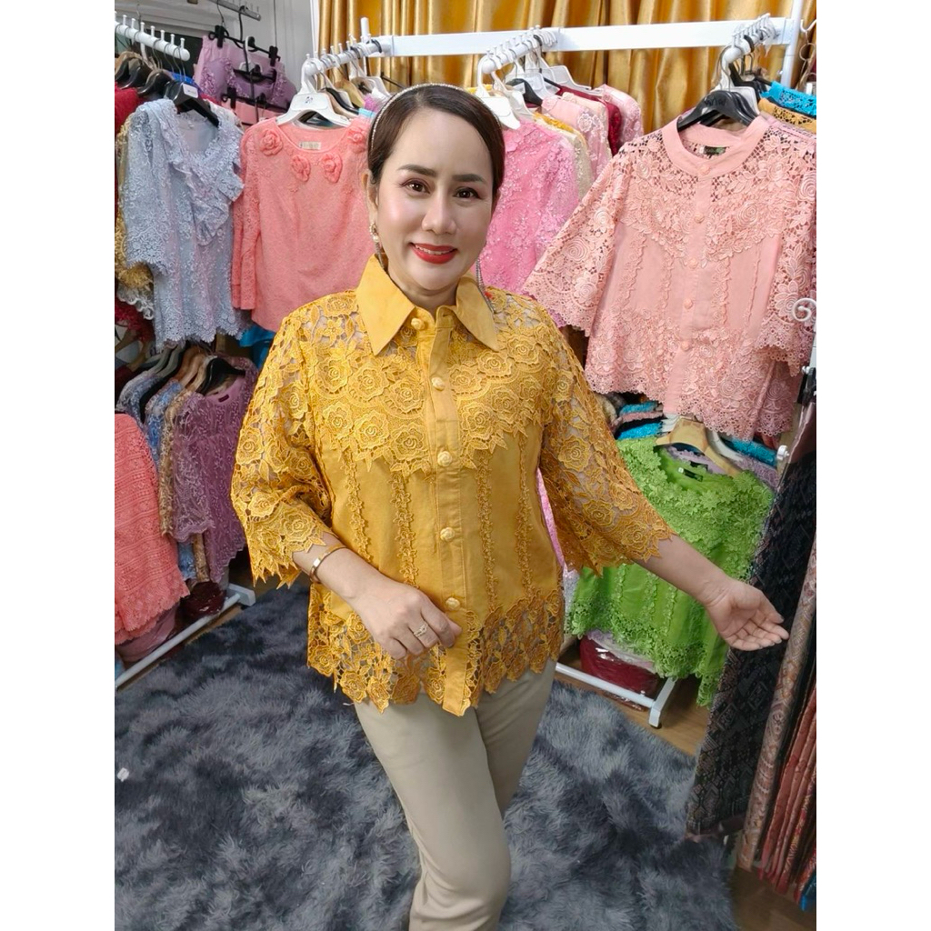 เสื้อเชิ้ตลูกไม้คอปกลินินแต่งลูกไม้กระดุมผ่าหน้าเกรดพรีเมี่ยม