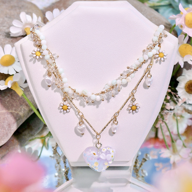 A122 สร้อยคอหยดน้ำรุ้งบนกลีบเดซี่ - Daisy Rainbow Drops Necklace 14K 43 - 49 cm พร้อมกล่องชมพู