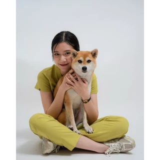 REKA SCRUBS - เสื้อคอวี สี Meadow - MOTIF (ชุดสครับแพทย์ พยาบาล พร้อมปักชื่อ)