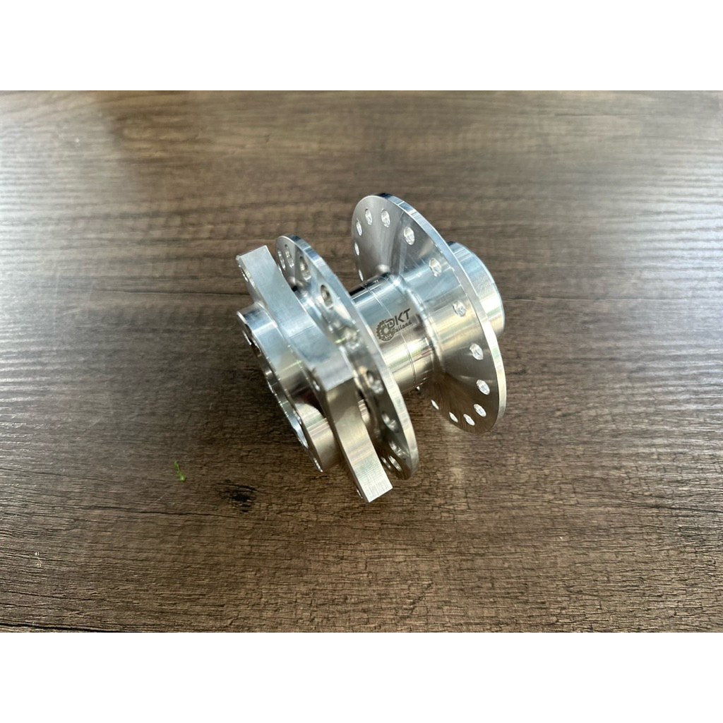 ดุมหน้าย่อ สนาม 5รู พร้อมสเปเซอร์ [DKT]