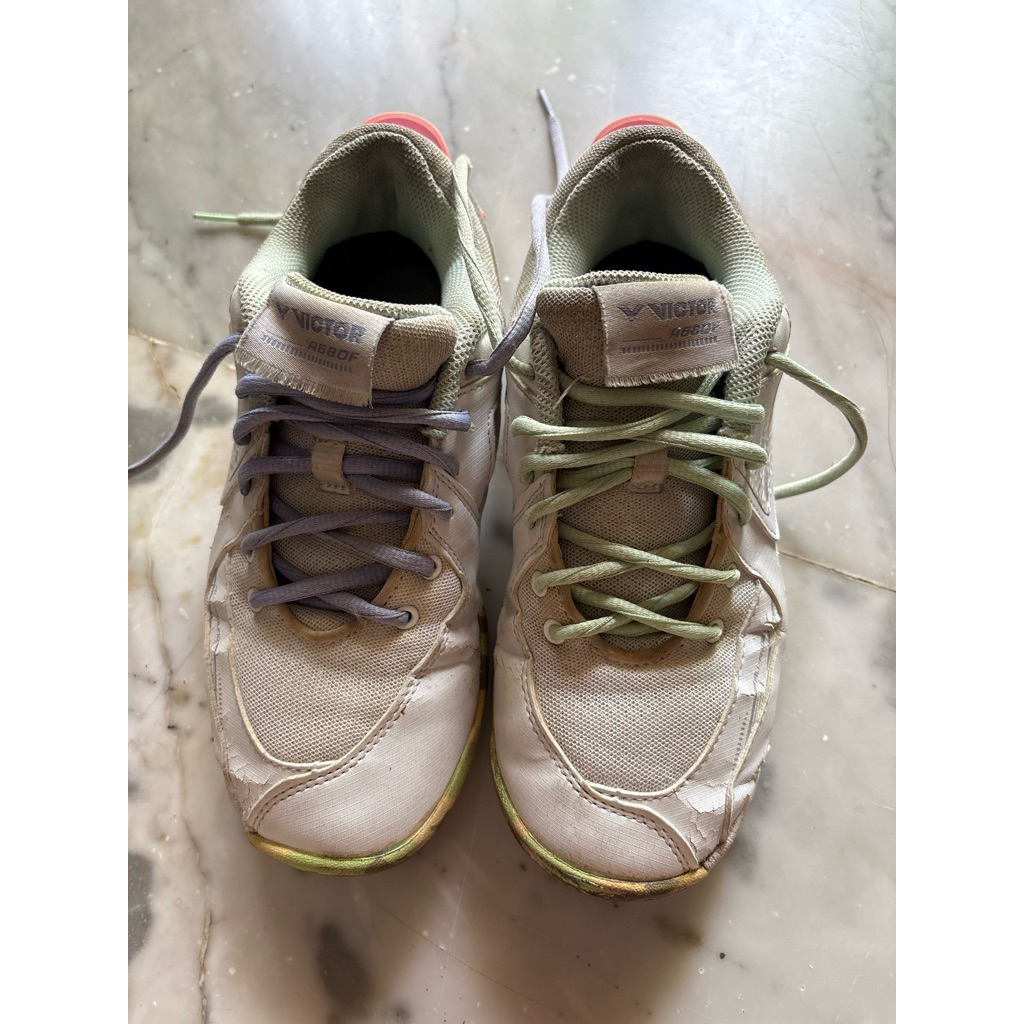 รองเท้าแบด Victor รุ่นA680F