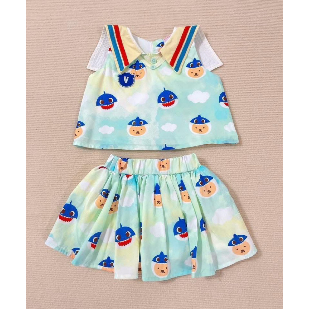 💙 ส่งต่อ ชุดเซ็ตเด็กผู้หญิง land of vava x baby shark 🦈 top & skirt size 12m • vava land