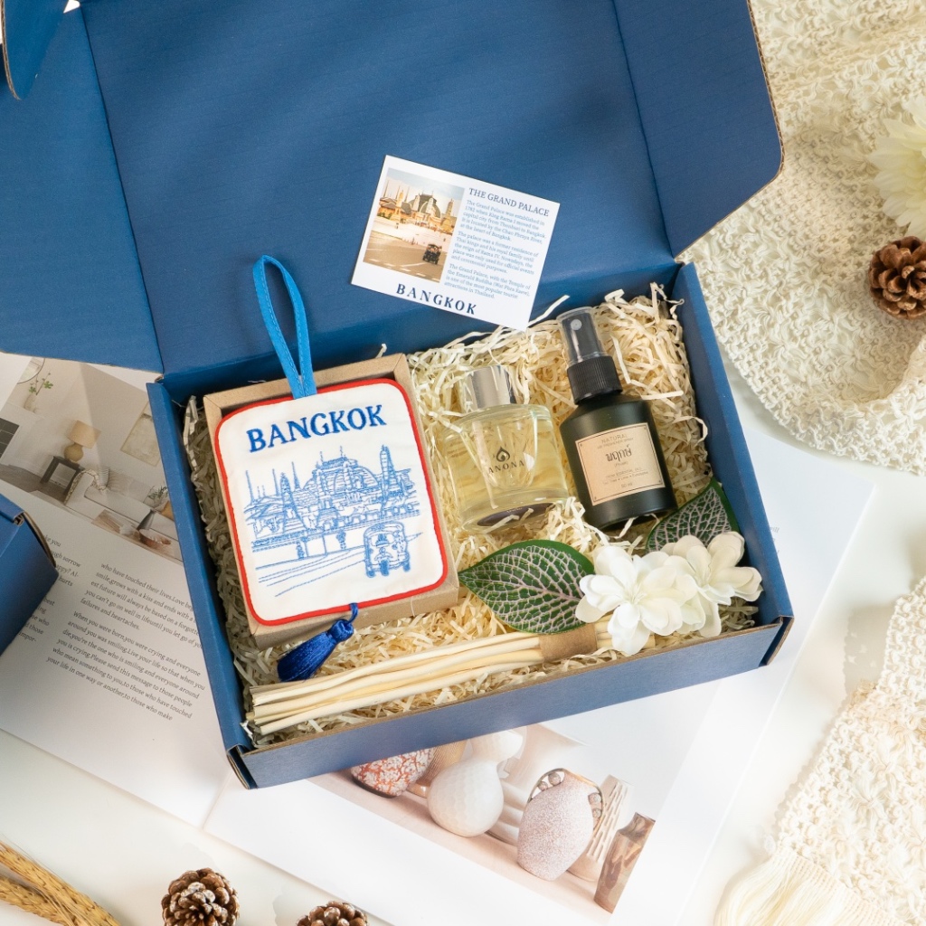 BANGKOK/ THAILAND WE LOVE GIFT SET เซตของขวัญไทย ของที่ระลึกพรีเมียมรวมผลิตภัณฑ์อโรม่า
