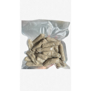 กือโปะแท่งยาวๆ คล้ายๆกับลูกชิ้นปลา