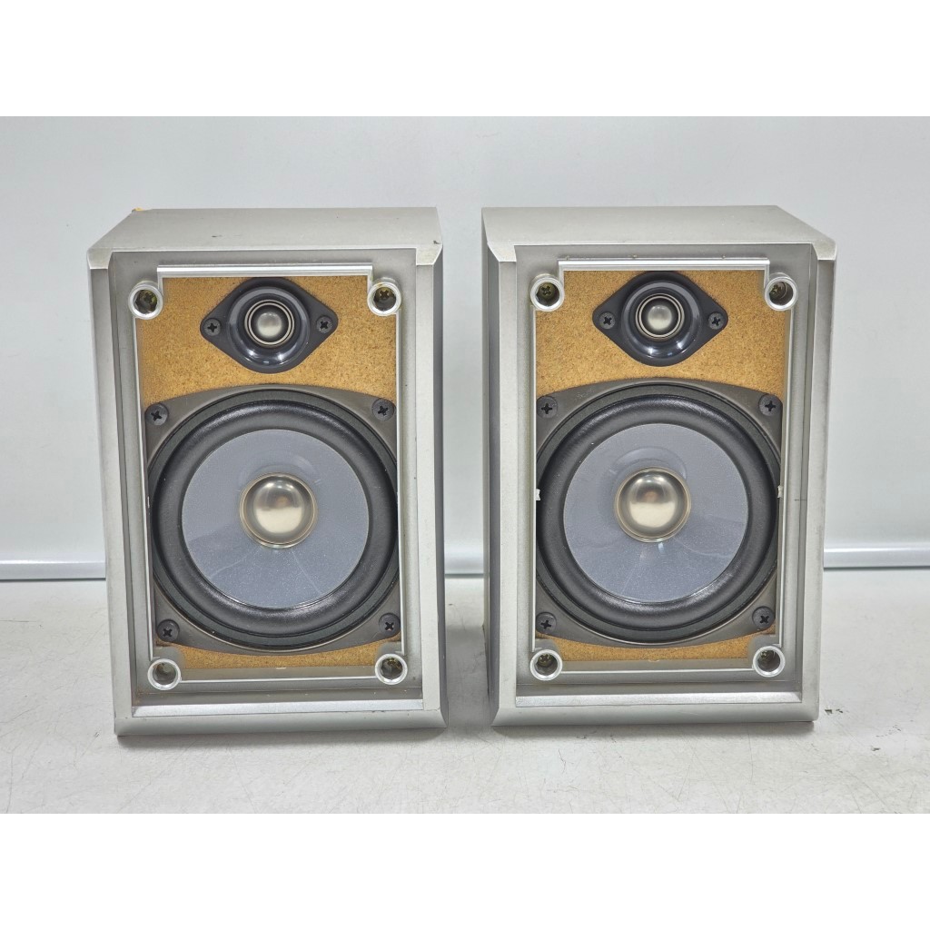 BC28 ลำโพงมือสองญี่ปุ่น 1 คู่ (607) YAMAHA NX-VS10M 50W 6 โอห์ม Woofer 3.5 นิ้ว Size ตู้ 12.5x14x18.