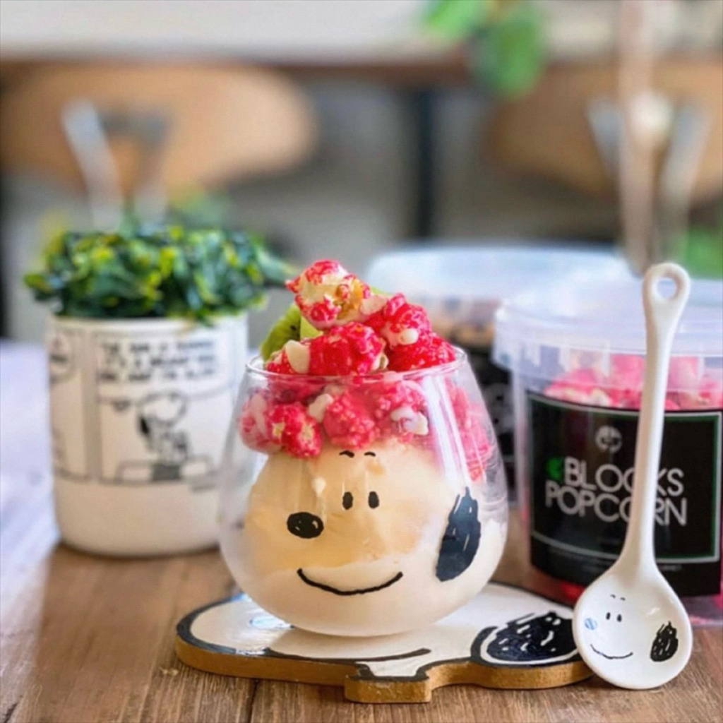 พร้อมส่ง ‼️ แก้วกาแฟลายสนูปปี้ snoopy ad boy แบบใสขนาด 300 มิล ราคาถูก Shopee Lazada