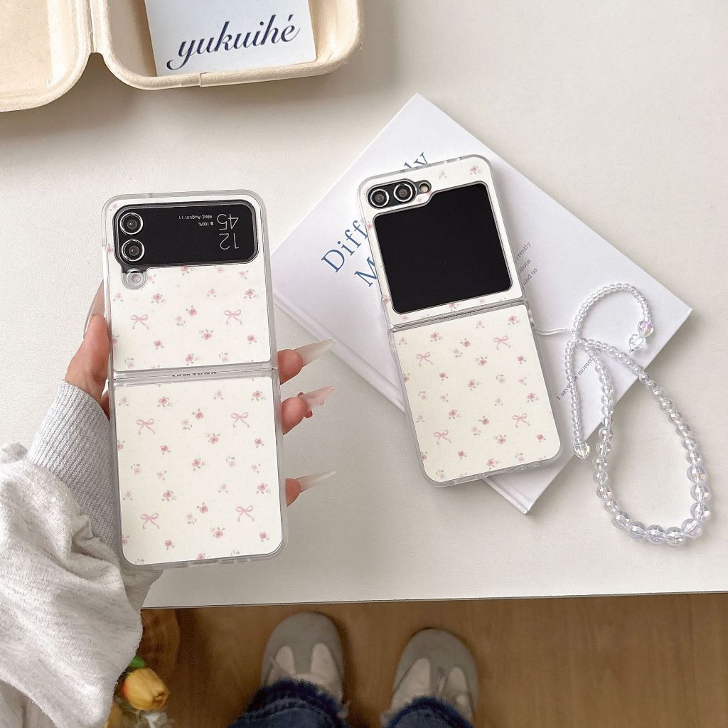 พร้อมส่งจากไทย ! เคสฟลิปลายโบว์จิ๋ว White Ribbon พร้อมสายคล้องโบว์ใส (2036) for Samsung Galaxy Z Flip6 Flip5 Flip4 Flip3