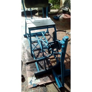 ที่ปอกเปลือกมะพร้าวใช้เท้าถีบผ่อนแรง ปอกง่ายมาก ขอให้สนุกกับ…