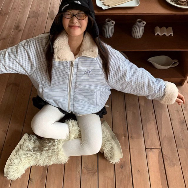 - PRE ORDER 10-15 DAYS ( ร้านตั้งเวลาเกินไว้ ) - CGGA AMASS เสื้ิอกันหนาวลายทางบุขนใส่ได้สองด้าน