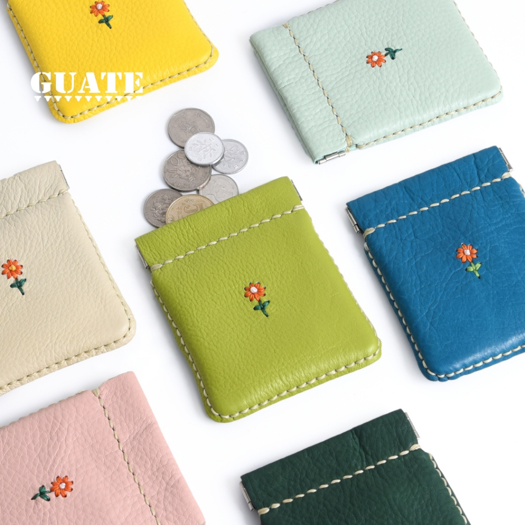 GUATE กระเป๋าใส่เหรียญหนังแท้ รุ่น Pokpak / M Flower กระเป๋าใส่เหรียญ ขนาดกระทัดรัด หนังวัวแท้100% ดอกดอกไม้ งานเย็บมือ