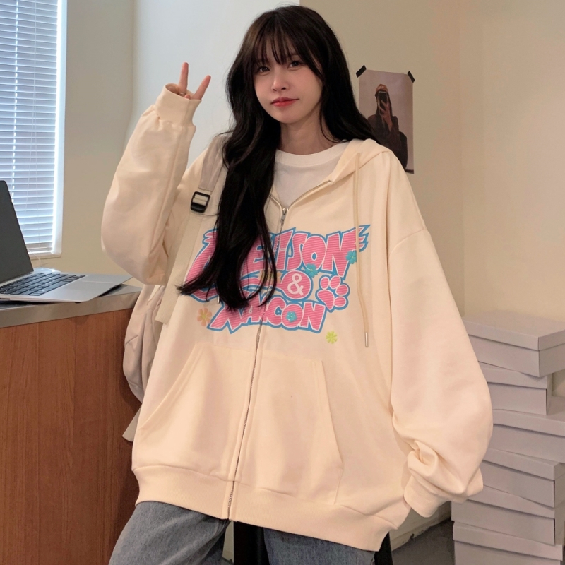 fashiongirl1688🪻เสื้อกันหนาว🪻ผู้หญิง แขนยาว ลายสกีนกราฟฟิค มี 2 สี ดำ / ครีม สุดเท่ โดดเด่น พร้อมส่ง