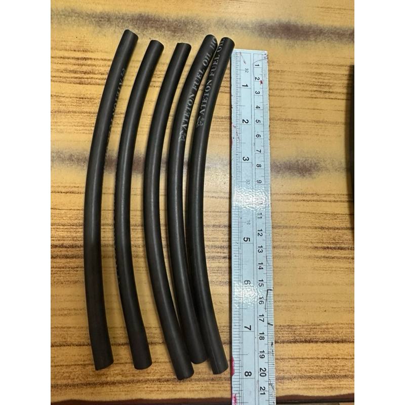 สายยาง ( เฉพาะสาย ) หม้อพักน้ำ : รู 2หุน ยาว 20cm