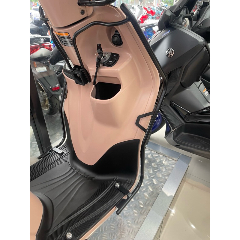 กันชนมอเตอร์ไซค์บังลมซ้าย-ขวา NEW GRAND FILANO HYBRID CONNECTED 2023-2024