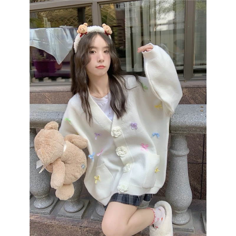 เสื้อคลุมคาร์ดิแกนไหมพรหมกระดุมกุหลาบ แต่งลายน่ารักLady Clothing T10