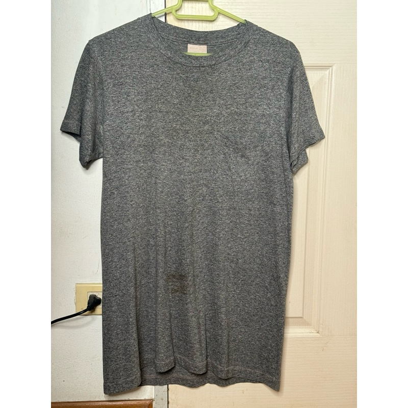 เสื้อยืดวินเทจเรยอนมีกระเป๋า Sneakers Vintage USA. T-Shirt Rayon ไซส์ M 38-40 สภาพดีไม่ขาด ตำหนิคราบ