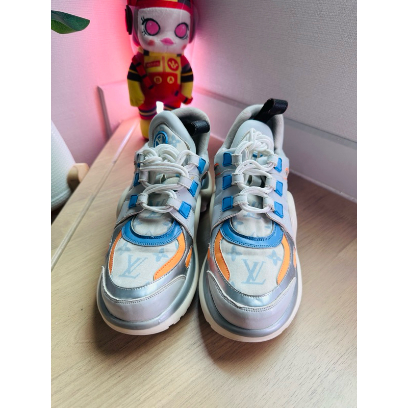 Used รองเท้าผ้าใบ Lv