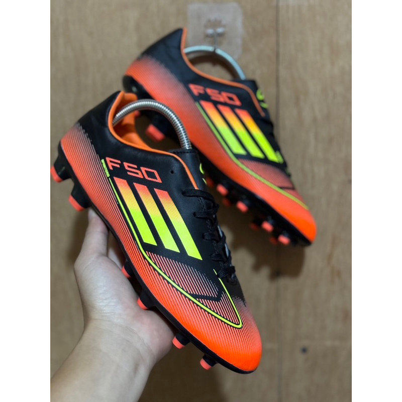 สินค้ามาใหม่ รองเท้าสตั๊ด รองเท้าเตะบอล F50อาดิดาส ราคาพิเศษ (ฟรีดันทรง) ของผู้ชายสินค้าพร้อมส่ง