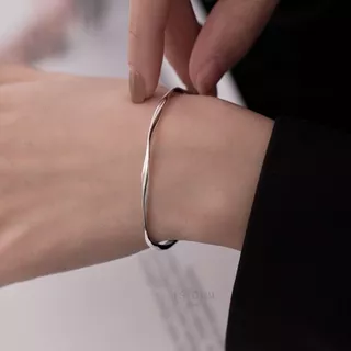 ESCOBAL กําไลเงิน Mobius สร้อยข้อมือเงิน สร้อยข้อมือผู้หญิง กำไลข้อมือ สร้อยข้อมือ วาเลนไทน์