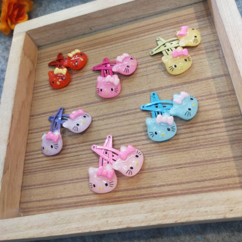 [[[แพ็ค4ชิ้น]]] กิ๊ฟแปะ คละสี Kitty Melody ขนาดเล็ก