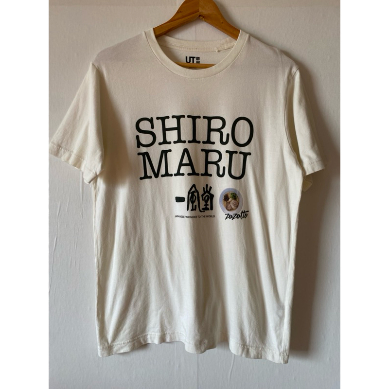 Uniqlo รุ่น UT-shirt เสื้อยืดคอกลม สีขาวครีม รุ่นคอนแลป RAMEN สกรีนแน่น แท้ 100% แท็กครบ *มีเปื้อนจา