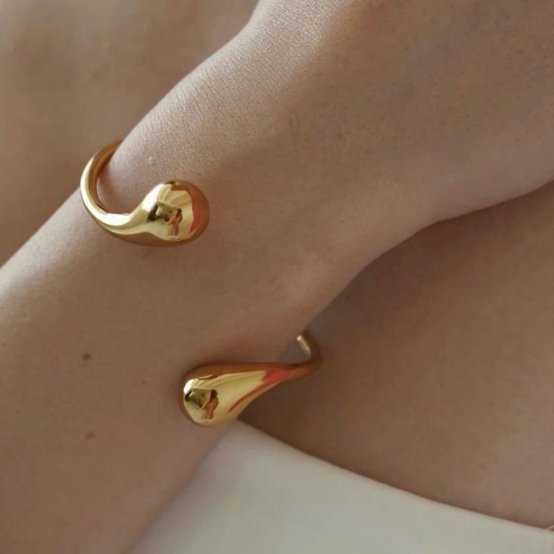 Vanita bangle- stainless steel