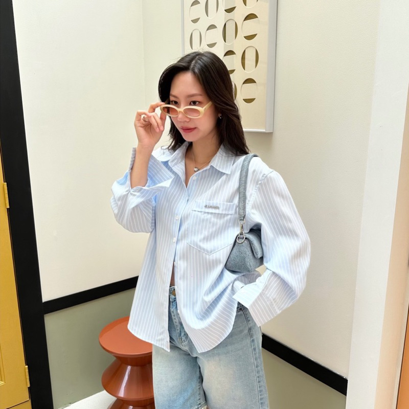 ⚠️พร้อมส่ง ใช้โค้ดได้⚠️Sumwear.bkk - Jupiter shirt สีฟ้า น่ารักมาก (ส่งต่อ ป้ายห้อย)