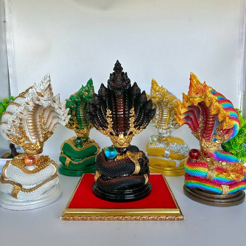 พญานาค9เศียร สูง11นิ้ว พญานาค4ตระกูล มวลสารแร่เหล็กน้ำพี้ แถมฟรีฐานรอง