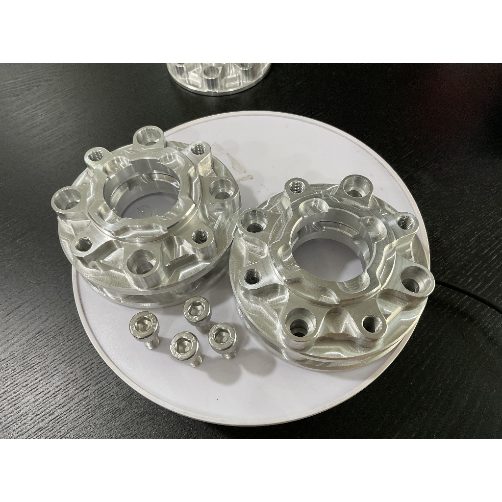 สเปเซอ รองดิสเบรค 4 ออก 4(พร้อมน๊อตเลส 4 ตัว)  สำหรับ HONDA W125บังลม W125S W125R ราคา ถูกที่สุด ดีลบีเคเค
