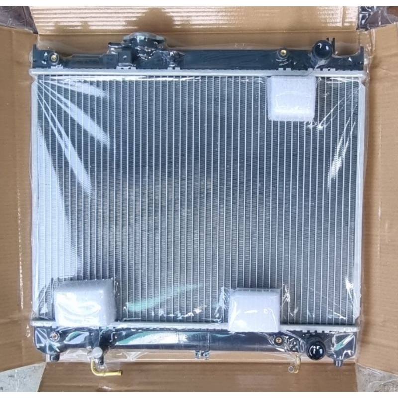 หม้อน้ำ(เตี้ย) SUZUKI VITARA JLX'02 3ประตู